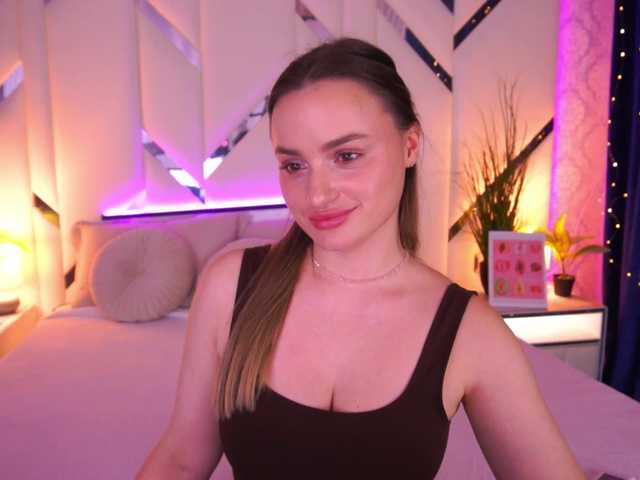 FloraGreys's BongaCams show and profile