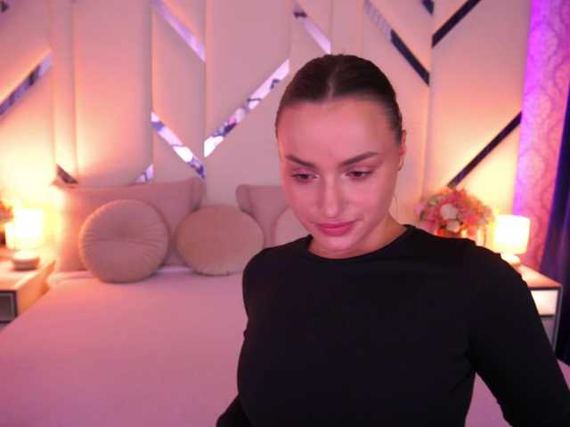 FloraGreys's BongaCams show and profile