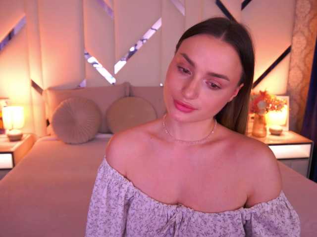 FloraGreys's BongaCams show and profile