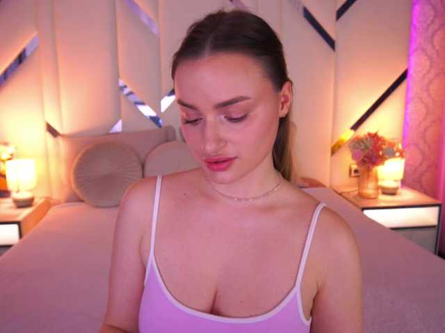 FloraGreys's BongaCams show and profile