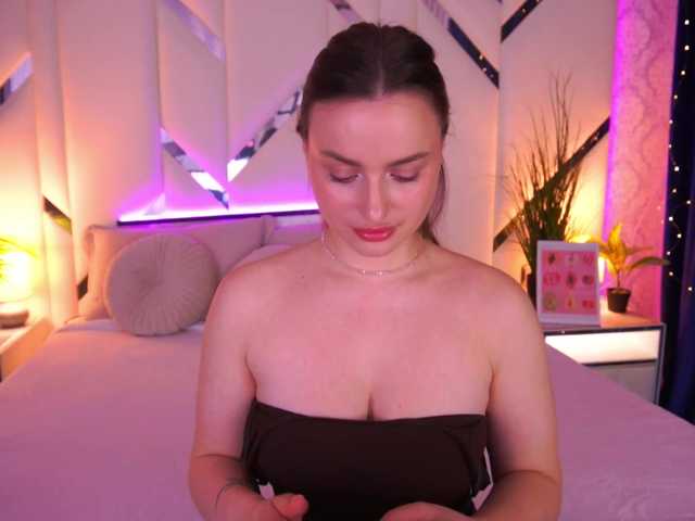FloraGreys's BongaCams show and profile