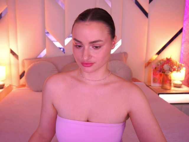 FloraGreys's BongaCams show and profile