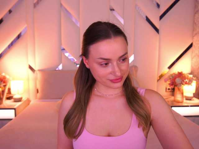 FloraGreys's BongaCams show and profile