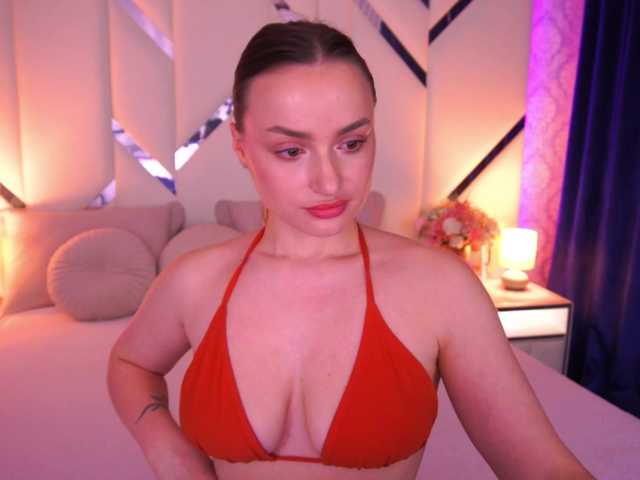 FloraGreys's BongaCams show and profile