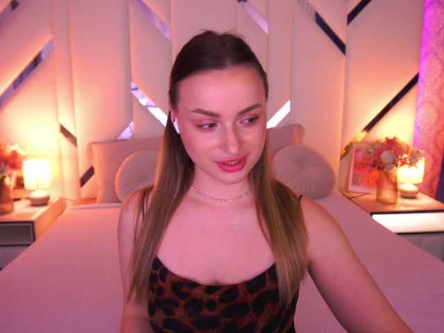 FloraGreys's BongaCams show and profile