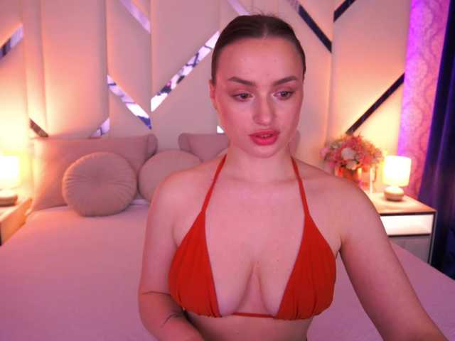 FloraGreys's BongaCams show and profile