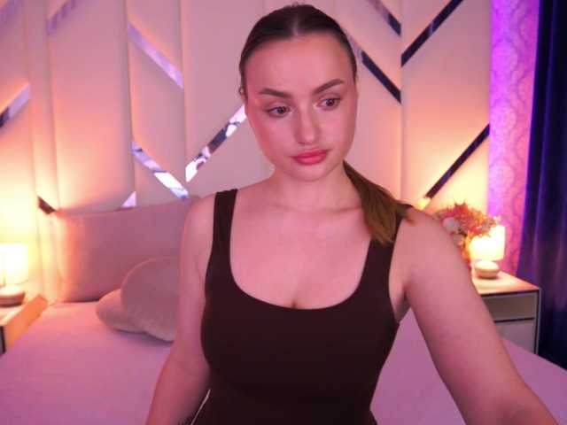 FloraGreys's BongaCams show and profile