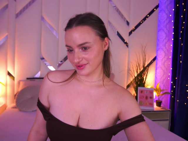 FloraGreys's BongaCams show and profile