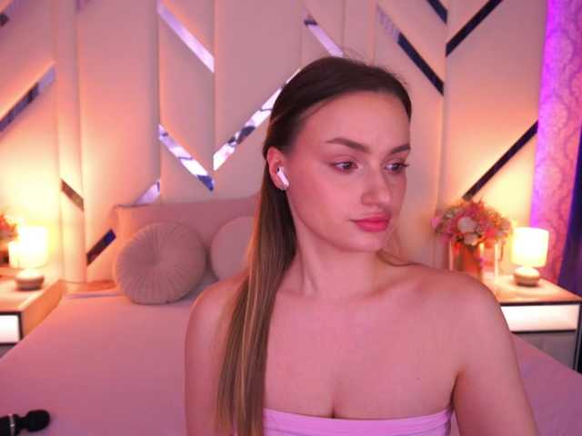 FloraGreys's BongaCams show and profile