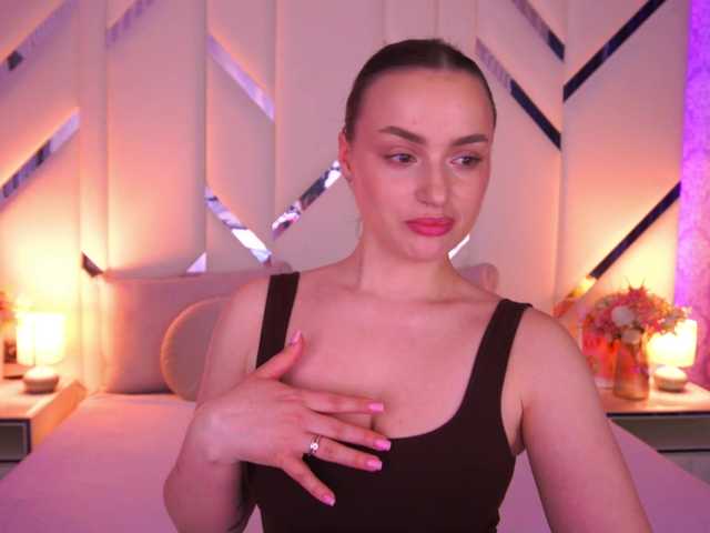 FloraGreys's BongaCams show and profile