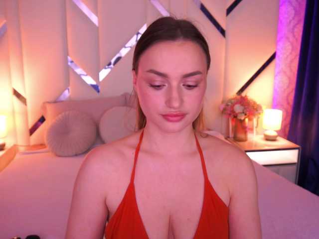 FloraGreys's BongaCams show and profile