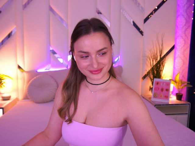 FloraGreys's BongaCams show and profile