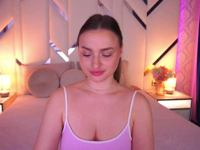 FloraGreys's BongaCams show and profile