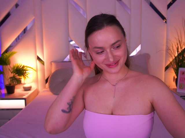 FloraGreys's BongaCams show and profile