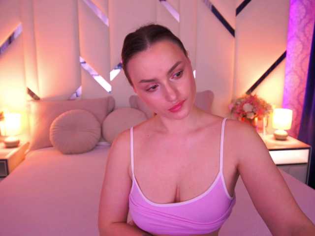 FloraGreys's BongaCams show and profile
