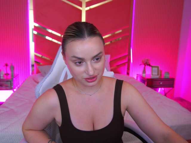  FloraGreys chat room