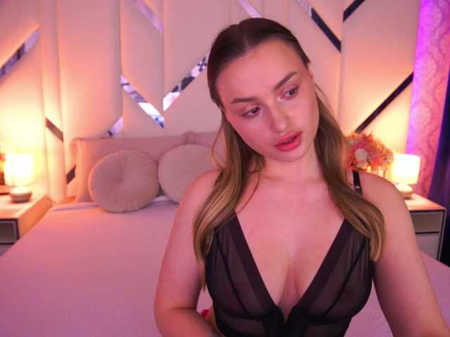 FloraGreys's BongaCams show and profile