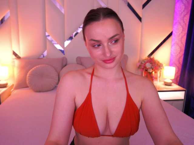 FloraGreys's BongaCams show and profile