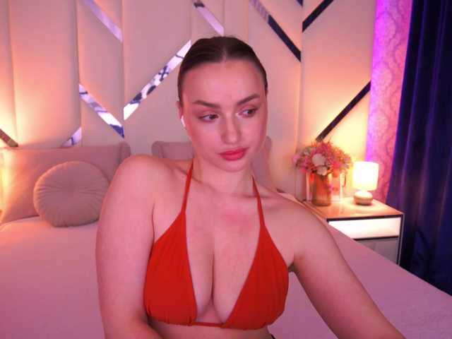 FloraGreys's BongaCams show and profile