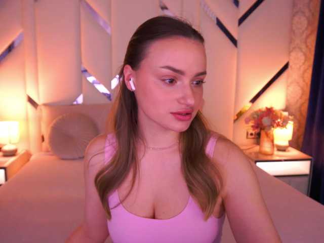 FloraGreys's BongaCams show and profile