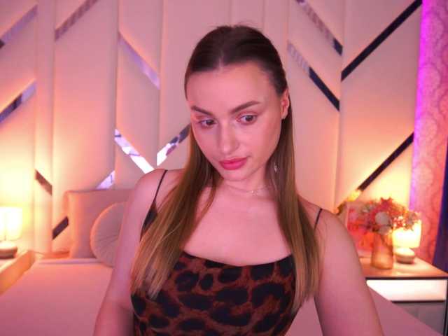 FloraGreys's BongaCams show and profile