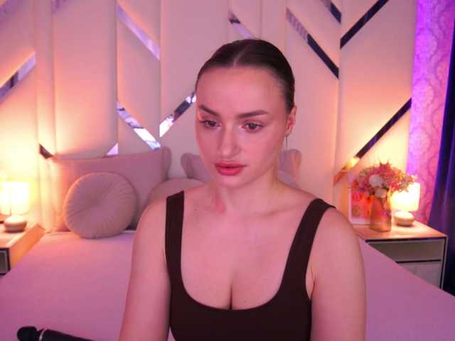 FloraGreys's BongaCams show and profile