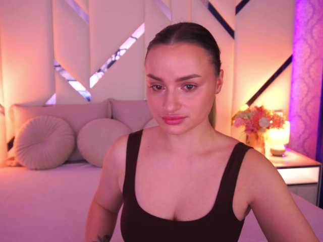 FloraGreys's BongaCams show and profile