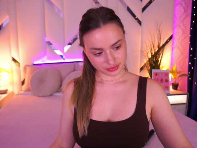 FloraGreys's BongaCams show and profile