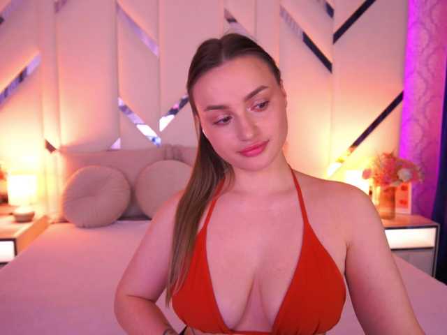 FloraGreys's BongaCams show and profile