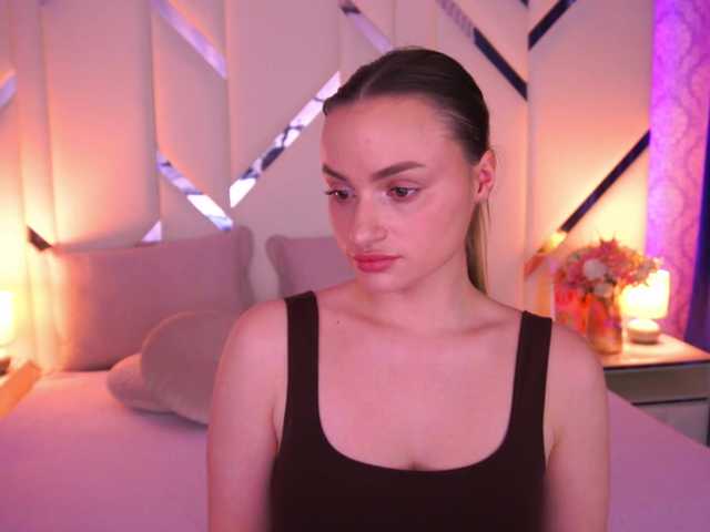 FloraGreys's BongaCams show and profile