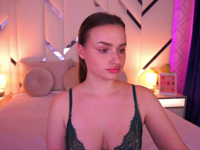 FloraGreys's BongaCams show and profile