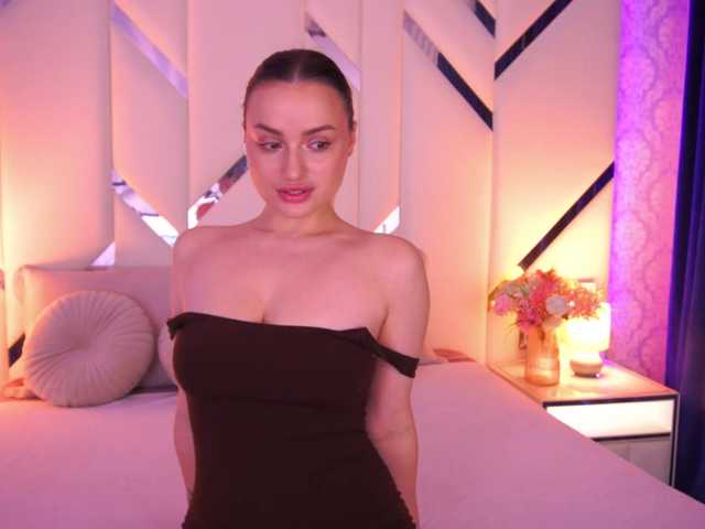 FloraGreys's BongaCams show and profile