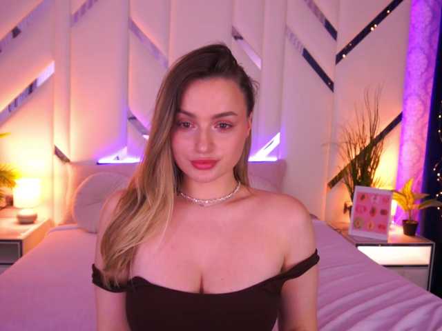 FloraGreys's BongaCams show and profile
