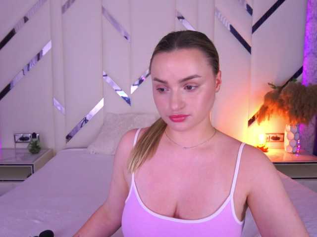 FloraGreys on BongaCams 