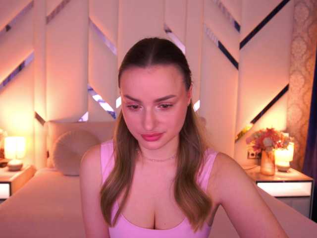 FloraGreys's BongaCams show and profile