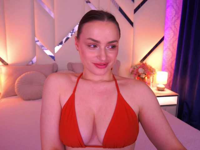 FloraGreys's BongaCams show and profile