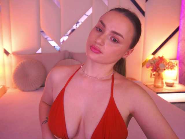 FloraGreys's BongaCams show and profile