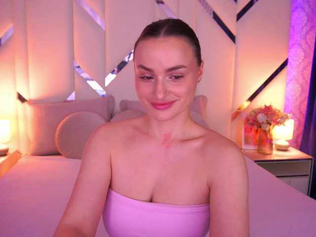 FloraGreys's BongaCams show and profile