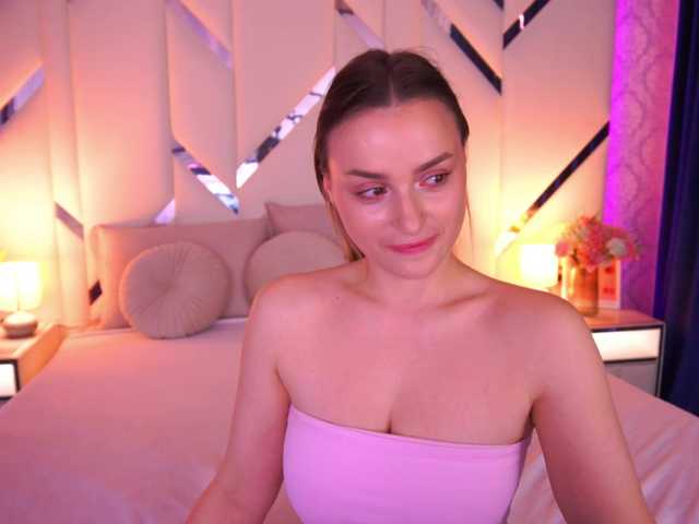 FloraGreys's BongaCams show and profile