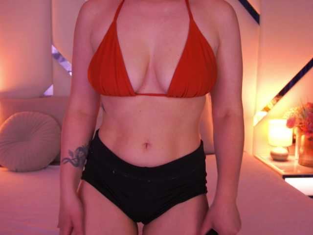 FloraGreys's BongaCams show and profile