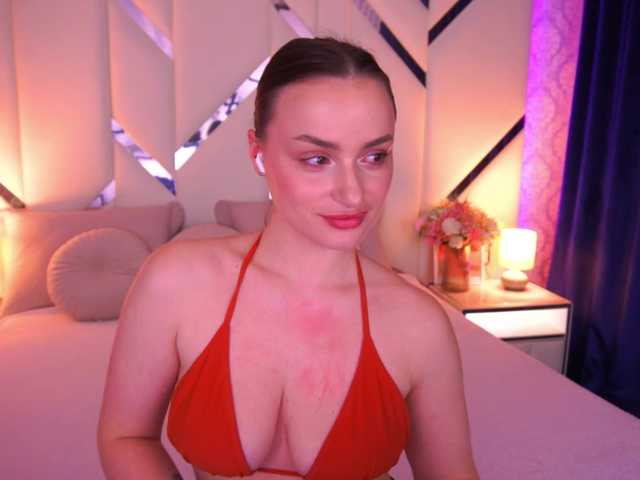 FloraGreys's BongaCams show and profile