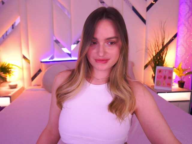 FloraGreys's BongaCams show and profile