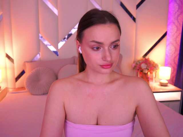 FloraGreys's BongaCams show and profile