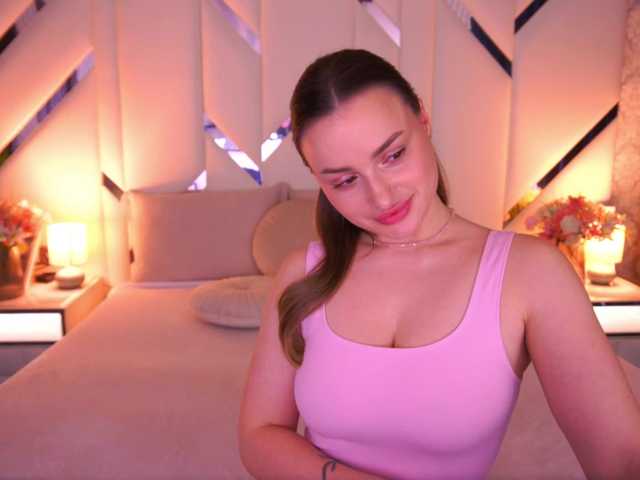 FloraGreys's BongaCams show and profile