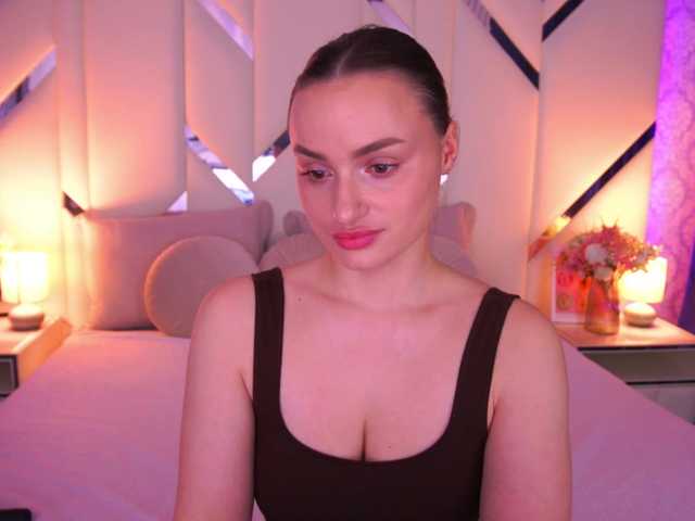 FloraGreys's BongaCams show and profile