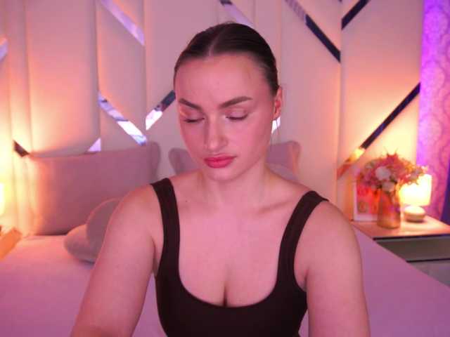 FloraGreys's BongaCams show and profile