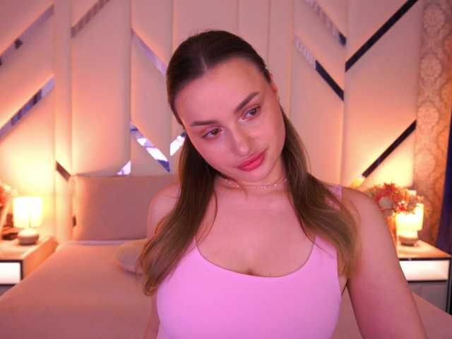 FloraGreys's BongaCams show and profile