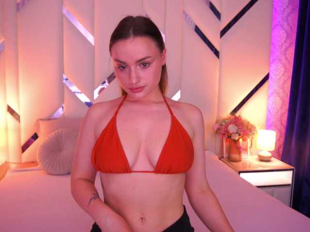 FloraGreys's BongaCams show and profile