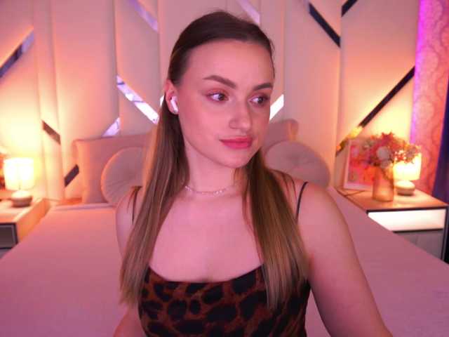 FloraGreys's BongaCams show and profile