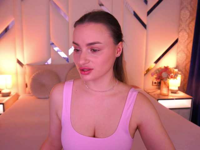 FloraGreys's BongaCams show and profile